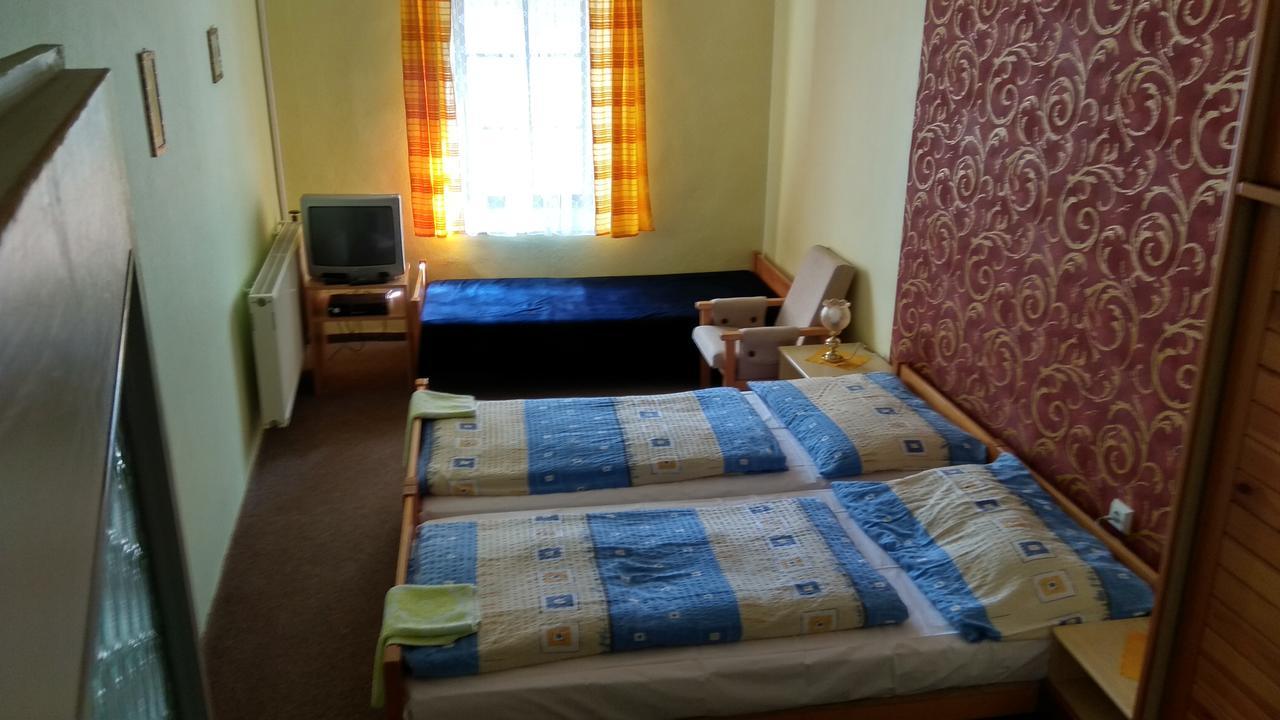 Hotel U Broucka Nove Mesto nad Metuji Exterior foto